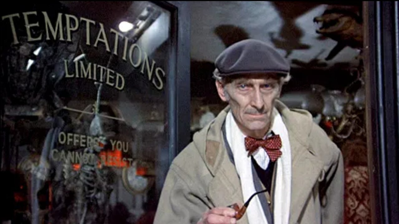 فیلم کلاسیک From Beyond the Grave 1974 افسانه هایی از درون قبر